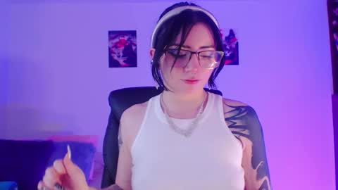 Snapshot of montreal_18 chatting on February 2026 01:40:02 AM montreal_18 online show from February 2026 01:40:02 AM