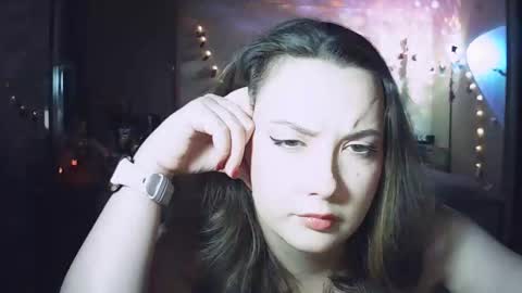 moodiemira online show from October 2025 12:40:02 AM