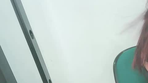 moon_0711 online show from November 2025 07:18:02 AM