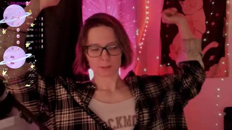 Roxy online show from November 2025 08:03:01 PM