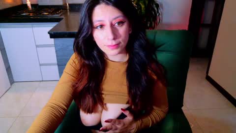 Snapshot of moon_blue222 chatting on January 2025 01:23:01 AM Tamara Bela your favorite lover from Colombia online show from January 2025 01:23:01 AM