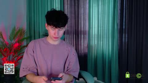 moon_gloww online show from March 2026 02:22:02 AM