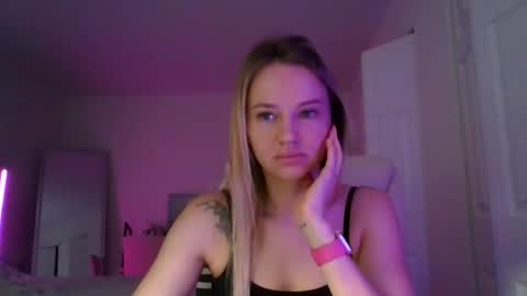 Snapshot of moon_light_girl chatting on June 2026 11:30:02 AM moon_light_girl online show from June 2026 11:30:02 AM