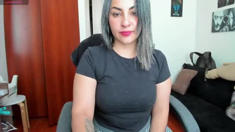 Luna online show from April 2026 09:02:01 PM