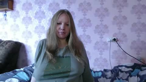 Snapshot of moon_linght000 chatting on May 2026 04:20:01 AM moon_linght000 online show from May 2026 04:20:01 AM