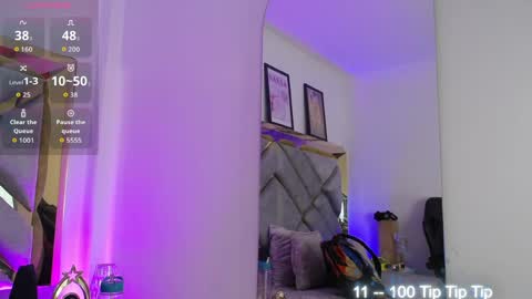 Snapshot of moon_water__ chatting on April 2026 10:52:01 AM Moon Water online show from April 2026 10:52:01 AM