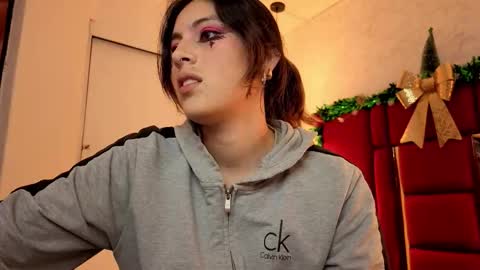 Winy online show from December 2025 11:45:01 PM