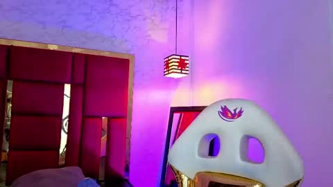 Snapshot of moon_winy chatting on May 2026 11:18:02 AM Winy online show from May 2026 11:18:02 AM