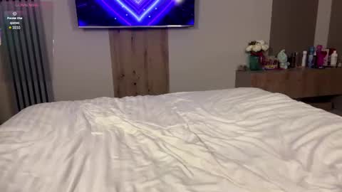 moonavellle_ online show from June 2026 12:08:02 AM