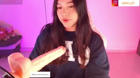 Snapshot of moonbella_bell chatting on June 2026 02:01:01 AM bell online show from June 2026 02:01:01 AM