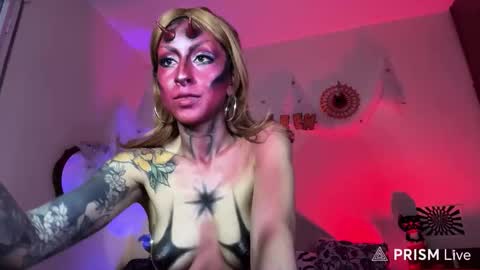 Cinna online show from October 2025 09:06:01 PM