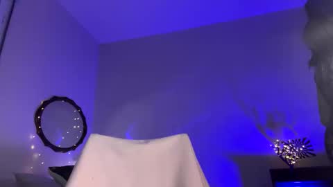 Cinna online show from November 2025 10:53:02 PM