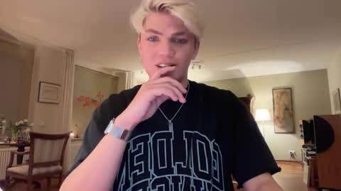 Snapshot of moonflamek chatting on March 2026 09:54:01 PM moonflamek online show from March 2026 09:54:01 PM