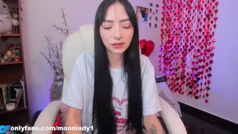 MOON  online show from February 2026 07:04:01 PM