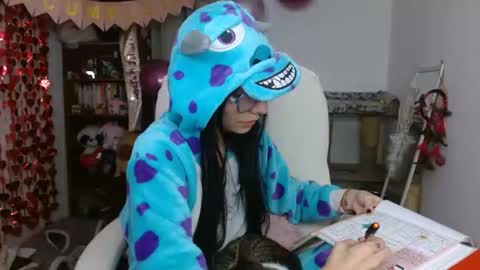 Snapshot of moonlady_ chatting on June 2026 01:52:02 AM MOON online show from June 2026 01:52:02 AM