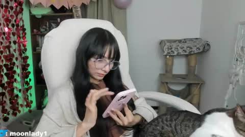 Snapshot of moonlady_ chatting on July 2026 02:13:02 AM MOON online show from July 2026 02:13:02 AM
