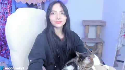 Snapshot of moonlady_ chatting on July 2026 01:21:01 AM MOON online show from July 2026 01:21:01 AM