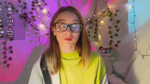 Snapshot of moonlight__lovers chatting on December 2024 10:18:01 AM Dana online show from December 2024 10:18:01 AM