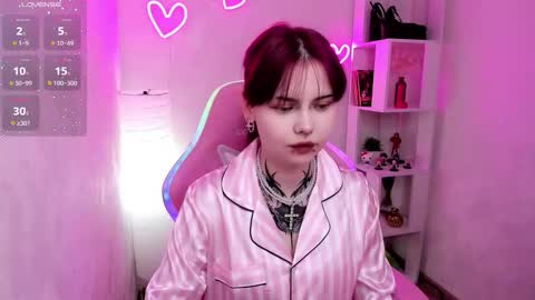 Morana online show from November 2025 01:59:02 AM