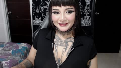 Snapshot of morganmoon1 chatting on April 2026 05:28:01 PM Morgan Moon online show from April 2026 05:28:01 PM