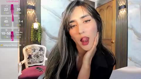 Moriah online show from November 2025 07:25:02 PM