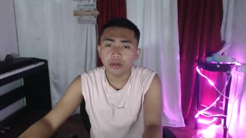 Snapshot of morinohugecock18 chatting on October 2025 12:44:02 AM Loo online show from October 2025 12:44:02 AM