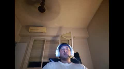 Bruno online show from February 2025 04:49:01 AM