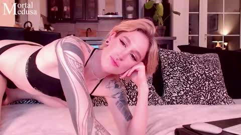 Medusa the Snake Goddess online show from November 2025 12:43:01 AM