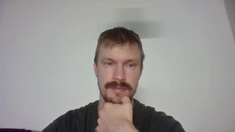 Snapshot of mosve1 chatting on October 2025 12:00:02 PM mosve1 online show from October 2025 12:00:02 PM