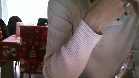 Snapshot of motemote77 chatting on December 2024 09:24:01 AM Tom online show from December 2024 09:24:01 AM