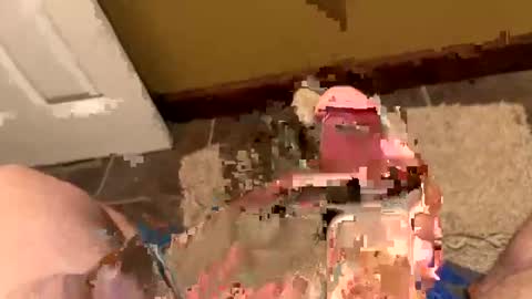 Snapshot of motomo12 chatting on December 2024 10:32:01 PM Henry online show from December 2024 10:32:01 PM