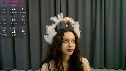 Luna online show from December 2025 11:45:02 PM