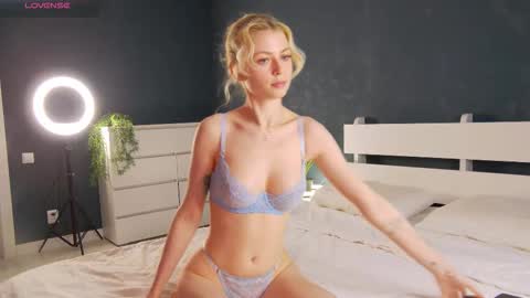 Elizabeth online show from September 2025 11:10:01 AM