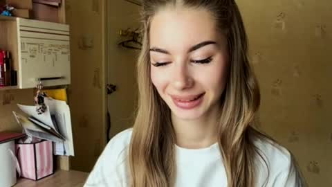 Stella online show from April 2026 05:25:01 AM