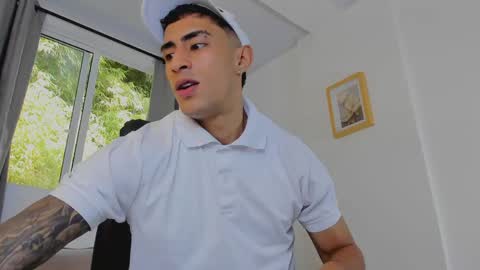 Snapshot of mr_adrian_ chatting on April 2026 01:05:02 PM online show from April 2026 01:05:02 PM