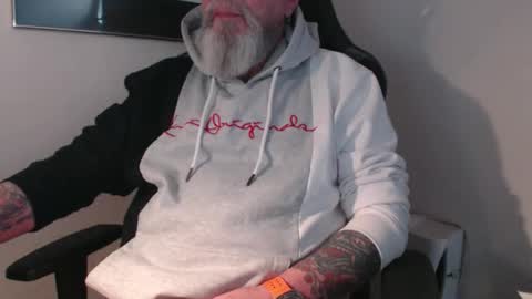 mr_boombastic2021 online show from April 2026 08:45:02 AM