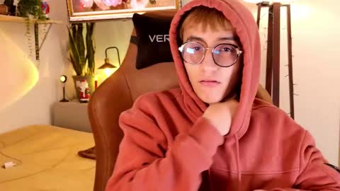 Mr Evans online show from December 2025 04:47:01 PM