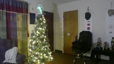 mr_happy12 online show from December 2024 10:44:02 AM