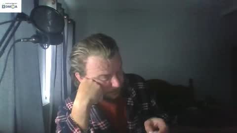 mr_i_ online show from October 2025 09:00:01 AM