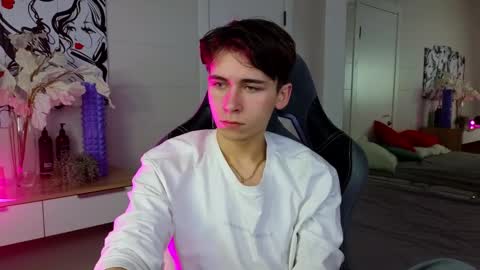 Kris online show from February 2025 08:10:01 PM