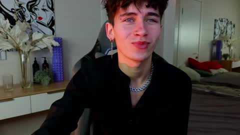 Kris online show from February 2025 07:52:01 PM