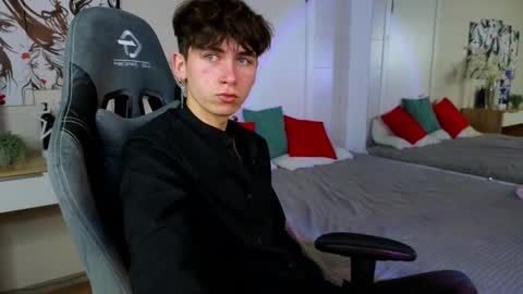 Kris online show from February 2025 07:42:01 PM