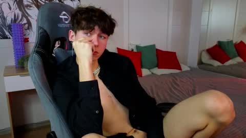 Kris online show from February 2025 10:43:02 PM