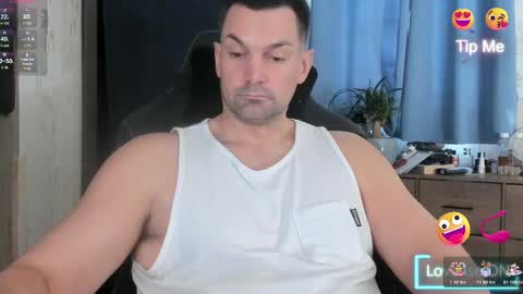 Snapshot of mr_mac69 chatting on March 2026 05:42:01 PM Cam online show from March 2026 05:42:01 PM