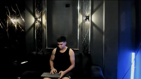 mr_maximo online show from September 2025 05:07:01 AM