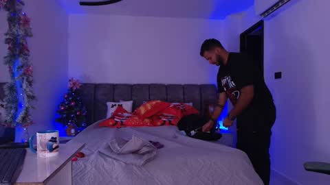 MIKEE online show from December 2025 03:13:01 AM