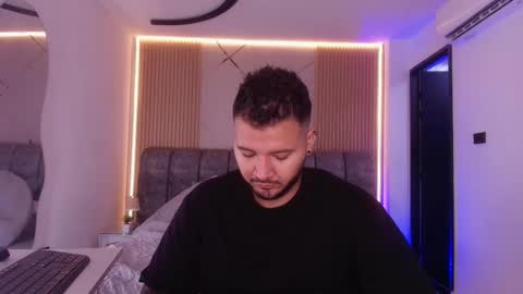 MIKEE online show from March 2026 03:07:02 AM