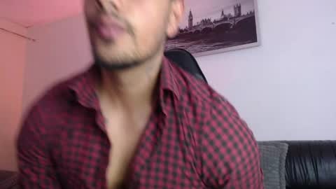 Snapshot of mr_real_aaron chatting on May 2026 11:07:01 AM AARON online show from May 2026 11:07:01 AM