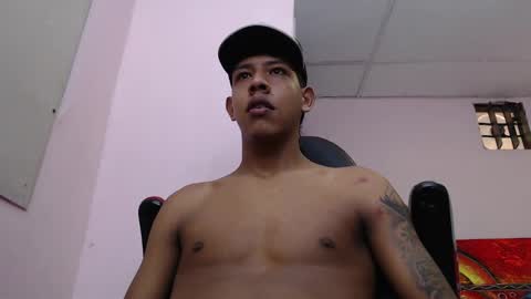 mr_stiven_ online show from January 2025 03:00:01 AM