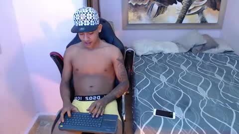 mr_stiven_ online show from March 2025 03:06:01 AM